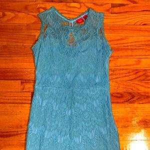 Buckle Daytrip dress. Lace, Pearl closure. Size Medium. Worn once! Formal dress